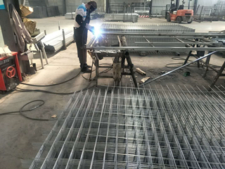 護欄網(wǎng)實拍現(xiàn)場