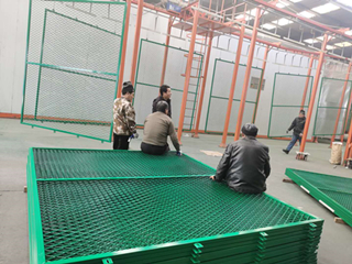 圍墻鐵護(hù)欄