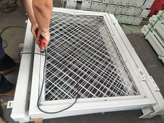 圍墻鐵護(hù)欄