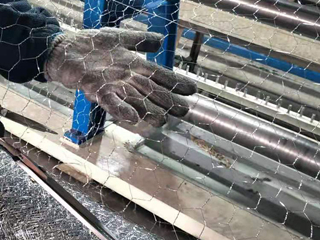 婚慶舞臺造型鐵絲網(wǎng)系編織而成